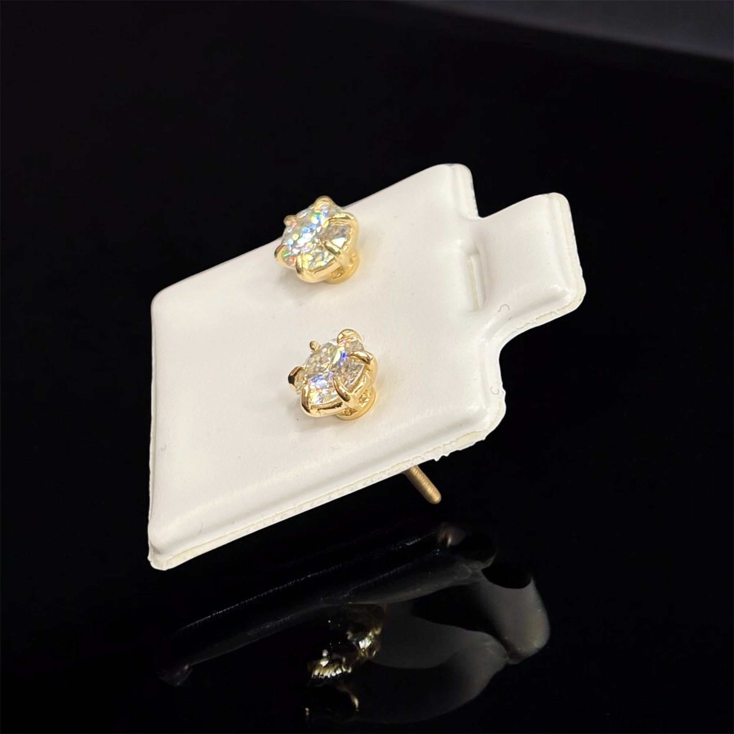 Pantallas de Oro 14k + Moissanite
