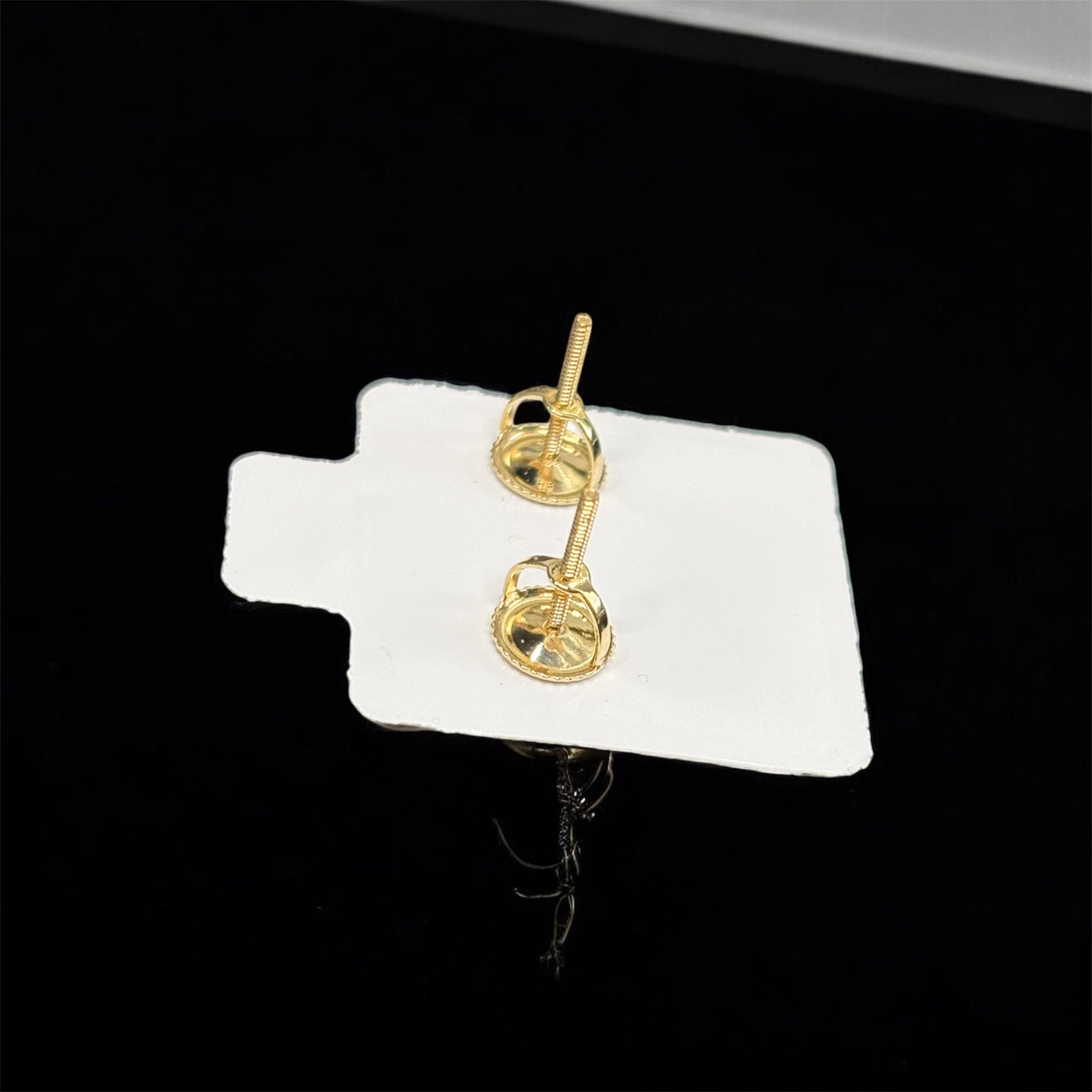 Pantallas de Oro 14k + Moissanite
